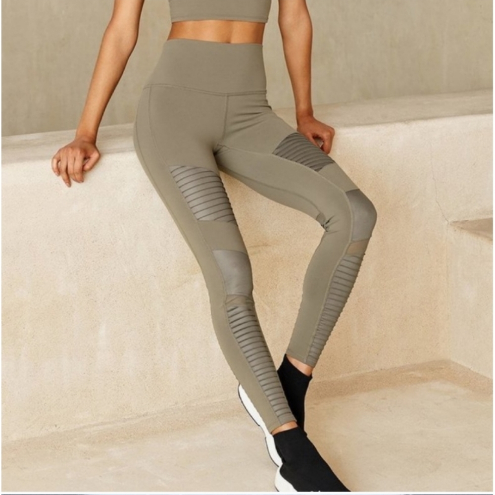 ALO Yoga High-Waist Olive Green Ribbed Panel Leggings